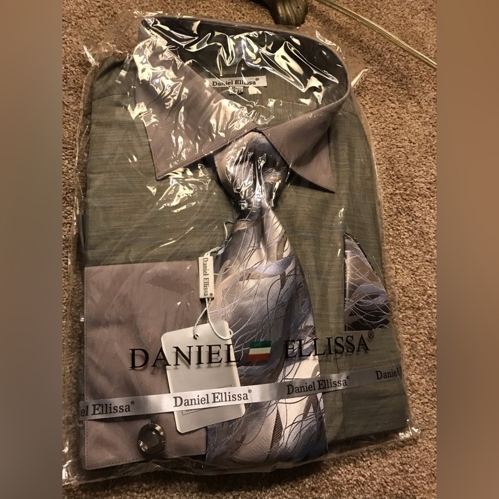 Daniel Elissa Brand New With Tag Dress Shirt Size 36/37